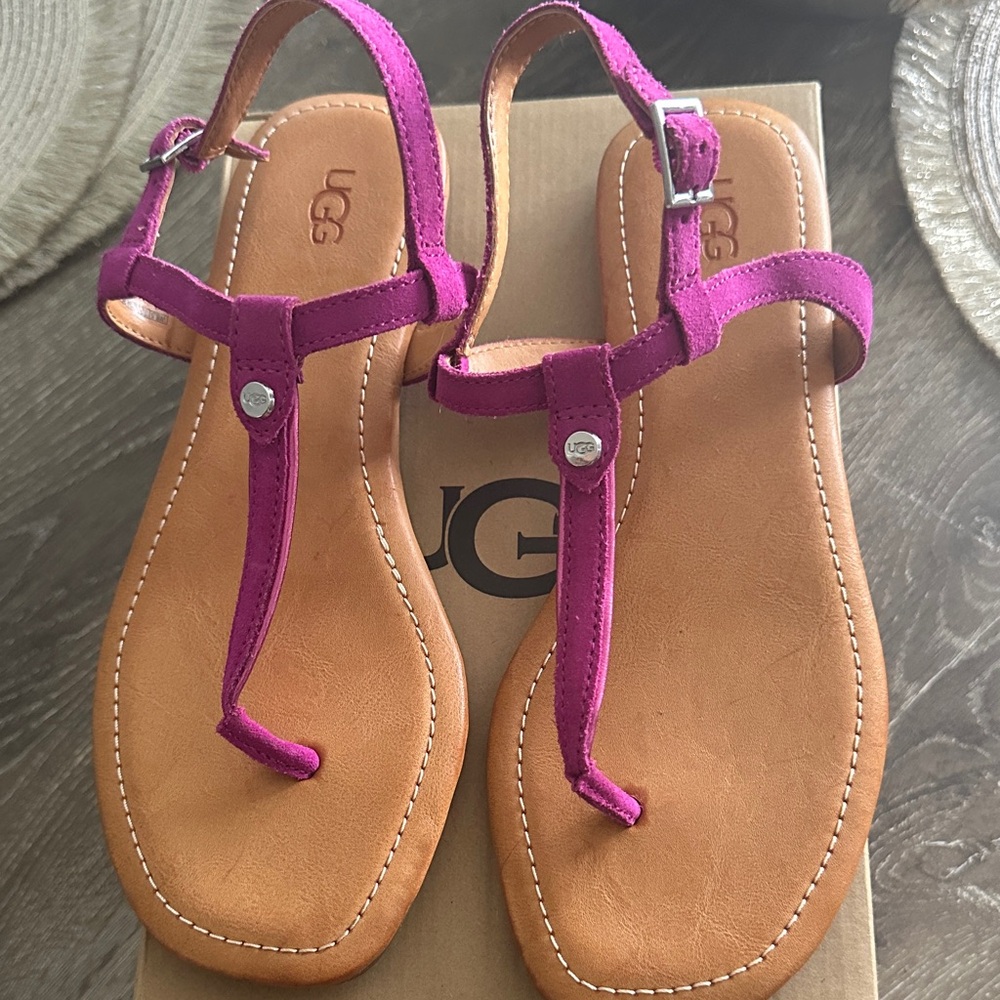 UGG Women's Fuchsia and Tan Sandals